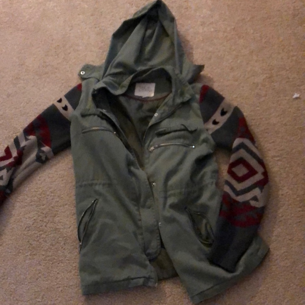 Utility jacket with sweater sleeves